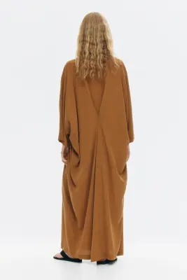 Robe en crêpe avec détail à nouer - Beige foncé — photo 4