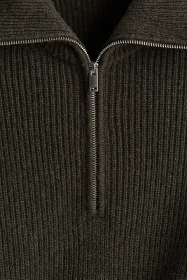 Pull Regular Fit en laine avec col zippé - Vert kaki foncé — photo 5