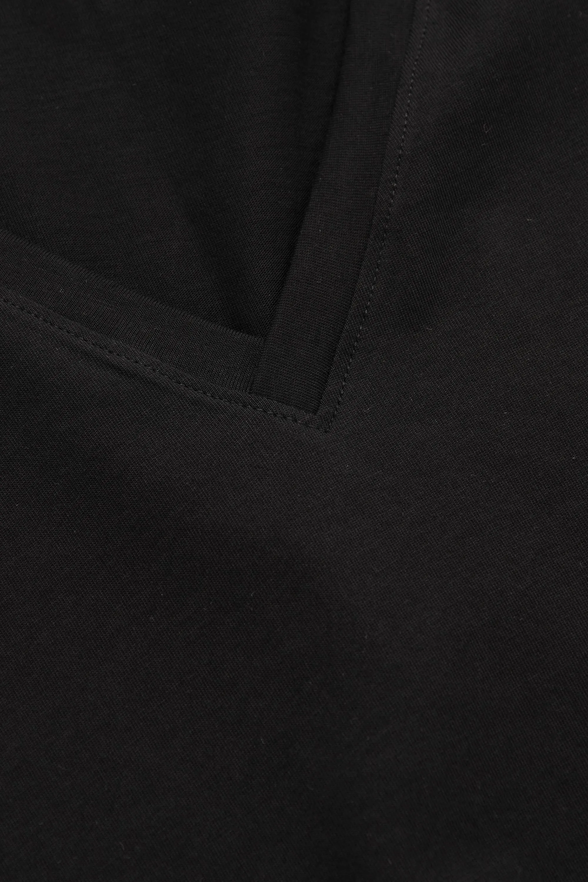 T-SHIRT REGULAR 24/7 À COL EN V - NOIR