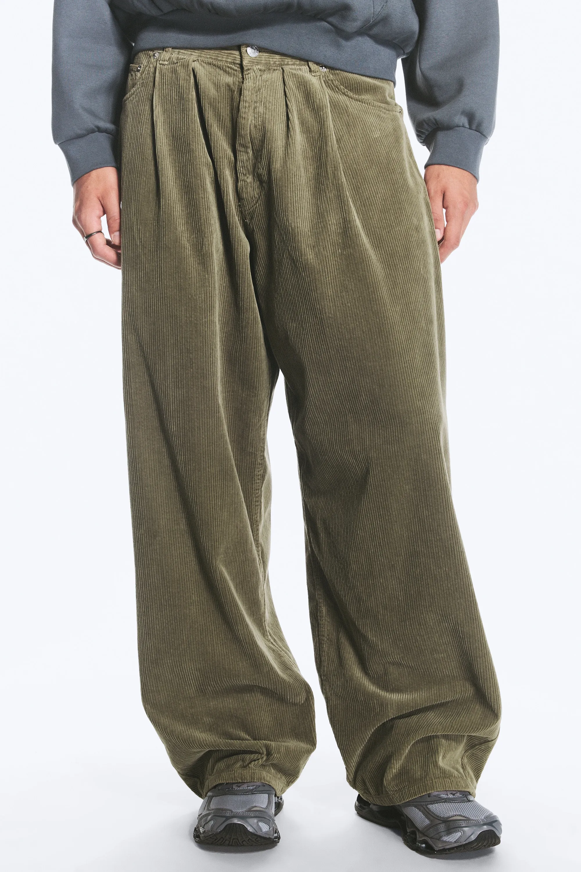 Pantalon baggy plissé en velours côtelé - Vert kaki