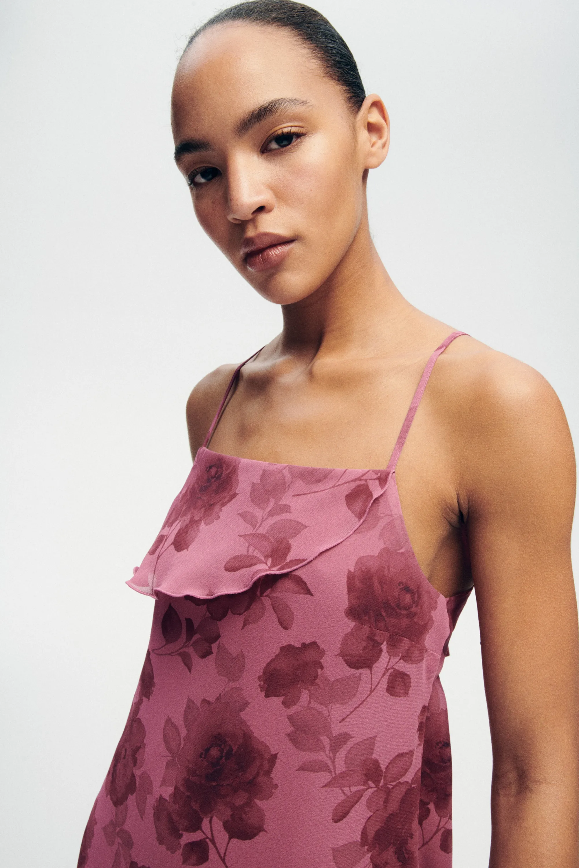 Robe à bretelles fines avec rubans à nouer - Rose foncé/fleuri