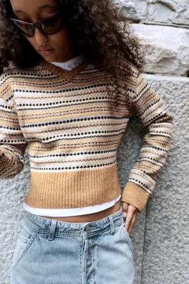 Pull jacquard à col en V - Jacquard orange poudré — photo 1