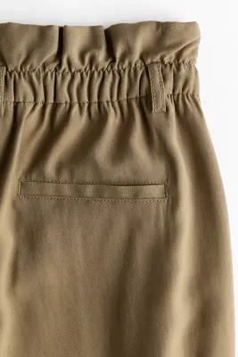 Pantalon paper bag avec jambes barrel - Vert kaki clair — photo 4