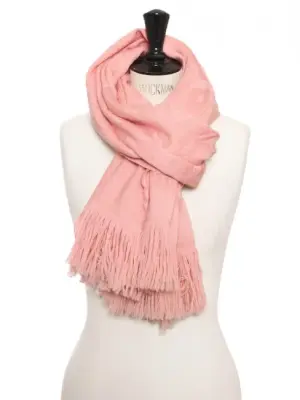 Grosse écharpe longue en laine rose bonbon avec franges Prix boutique 350€ — photo 1