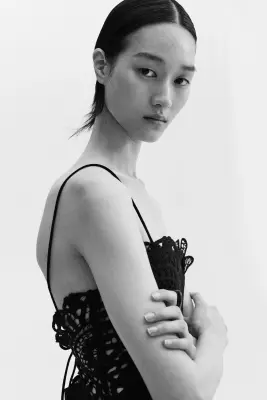 Robe en lin mélangé avec dentelle - Noir — photo 4