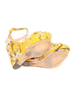 Sandales compensées à brides cheville en toile jaune imprimé fleuri cerisier Prix boutique 950€ Taille 38,5 — photo 4