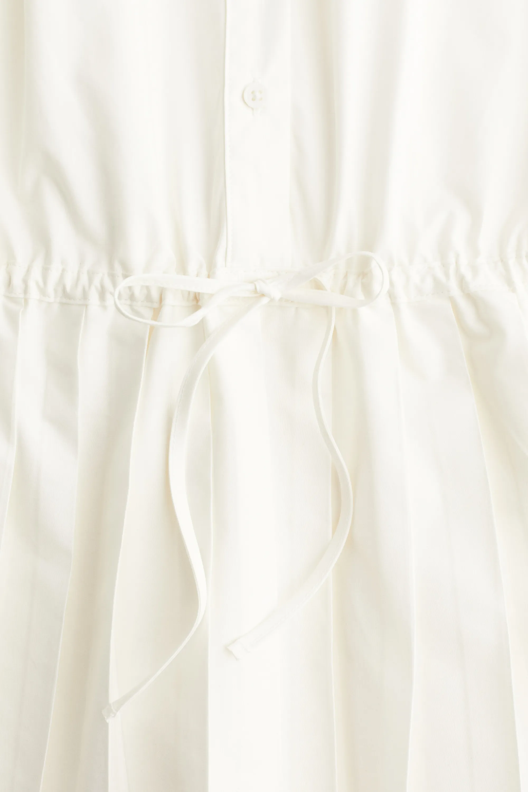 Robe à épaulettes avec jupe plissée - Crème