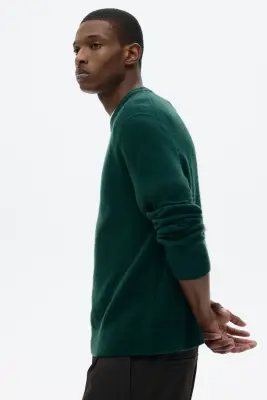 Pull Regular Fit en maille fine de laine - Vert foncé — photo 4