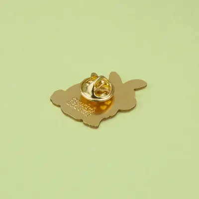 Pin's Lapin Coucou Suzette — photo 3
