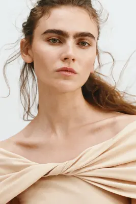 Top épaules nues avec détail torsadé - Beige — photo 2