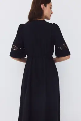 MAMA Robe froissée avec broderie anglaise - Noir — photo 3