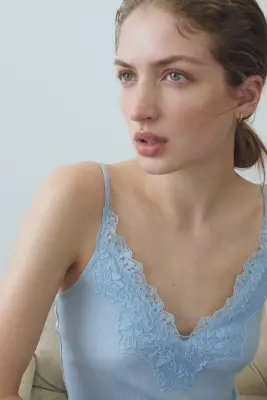 Top à bretelles fines avec dentelle - Bleu clair — photo 2