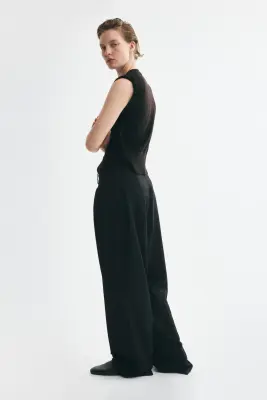 Pantalon à pinces avec jambes larges - Noir — photo 3