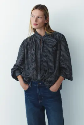 Blouse avec col lavallière - Bleu marine/carreaux — photo 1