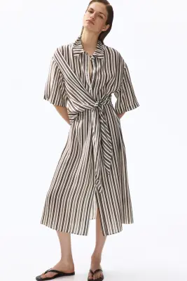 Robe chemise avec détail à nouer - Crème/rayé — photo 1