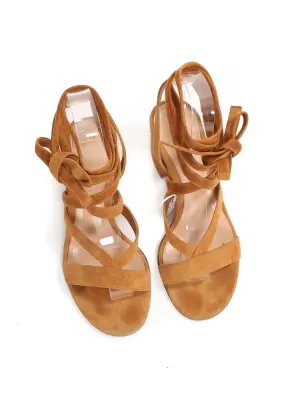 Sandales lacées à petit talon bride cheville en suède camel Px boutique 620€ Taille 36.5 — photo 4