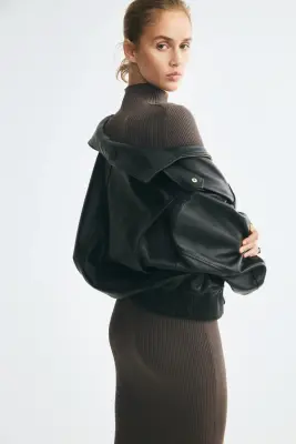 Robe en maille côtelée avec col cheminée - Taupe foncé — photo 3