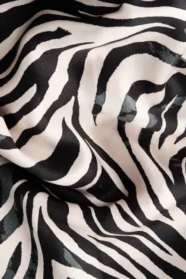Robe à bretelles fines en satin - Blanc/imprimé zèbre — photo 3