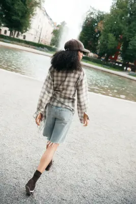 Blouse en lyocell mélangé avec panneau drapé - Beige clair/carreaux — photo 2