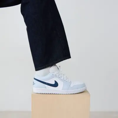AIR JORDAN 1 LOW — photo 5