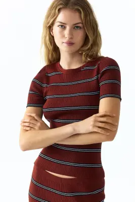 Top en maille côtelée - Rouge foncé/rayé — photo 1