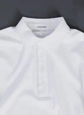 Pleated Tab Short Sleeve Poloshirt in White Cotton & Elastane — photo 2