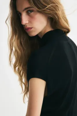 Robe en maille fine avec col cheminée - Noir — photo 3
