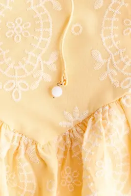 Robe brodée avec jupe évasée - Jaune — photo 2