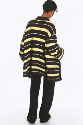 Cardigan doux en maille à col en V - Marron foncé et rayures jaunes — photo 2