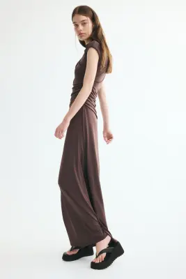 Robe découpée à effet drapé - Marron foncé — photo 2