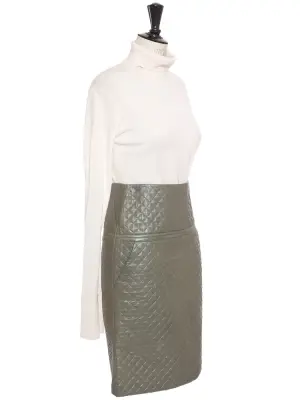Jupe droite en cuir vert matelassé Fall Winter 2012 Prix boutique 2600€ Taille 36 — photo 3