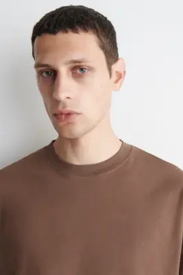 T-SHIRT DÉCONTRACTÉ EN COTON LÉGER - BRUN CLAIR — photo 3