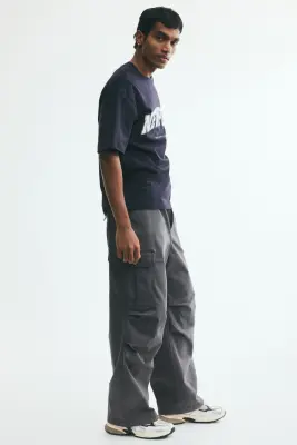 Pantalon cargo Loose Fit - Gris foncé — photo 2