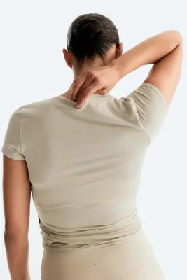 Top de sport cache-cœur en modal - Vert sauge — photo 3
