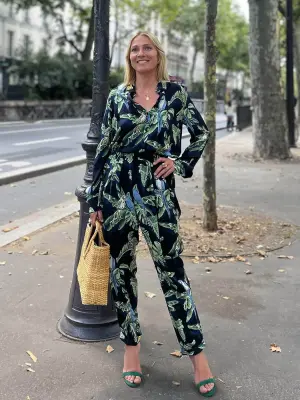 Sandales à talon fin et bride cheville en suede vert émeraude Prix boutique 690€ Taille 39 — photo 4