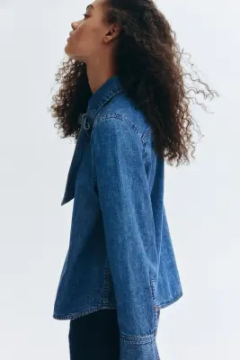 Blouse en denim avec nœud - Bleu denim — photo 3