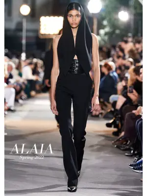 Pantalon fuseau élastique au pied en crêpe noire Eté 2022 Prix boutique 1500€ Taille XS — photo 3