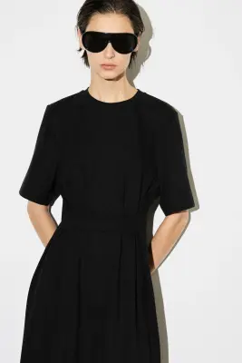 ROBE T-SHIRT MIDI À DÉTAIL CEINTURE - NOIR — photo 1