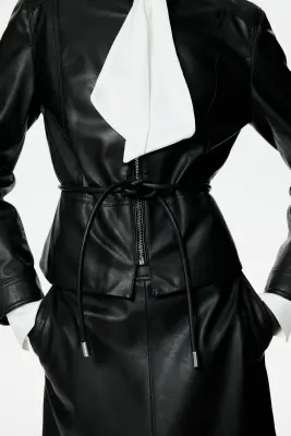 Veste péplum en tissu enduit - Noir — photo 2