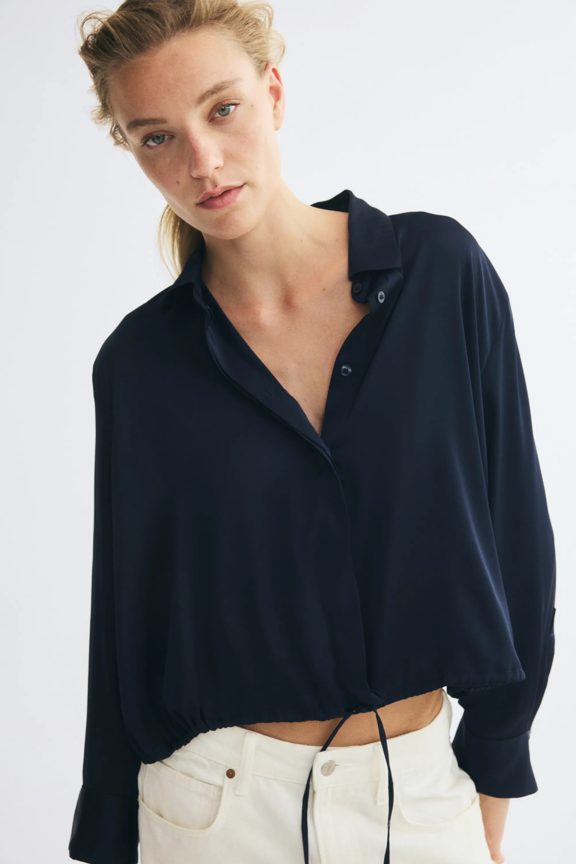 Chemise en twill satin avec cordon de serrage - Bleu marine