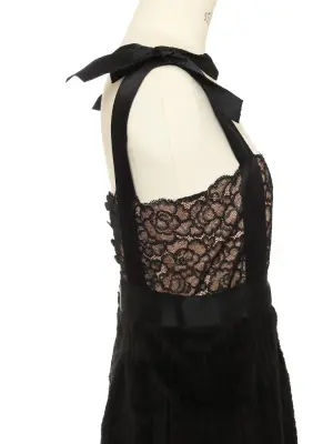 Robe en velours de soie côtelé noir, dentelle fine et bretelles satin noeud Prix boutique 6500€ Taille XS — photo 5