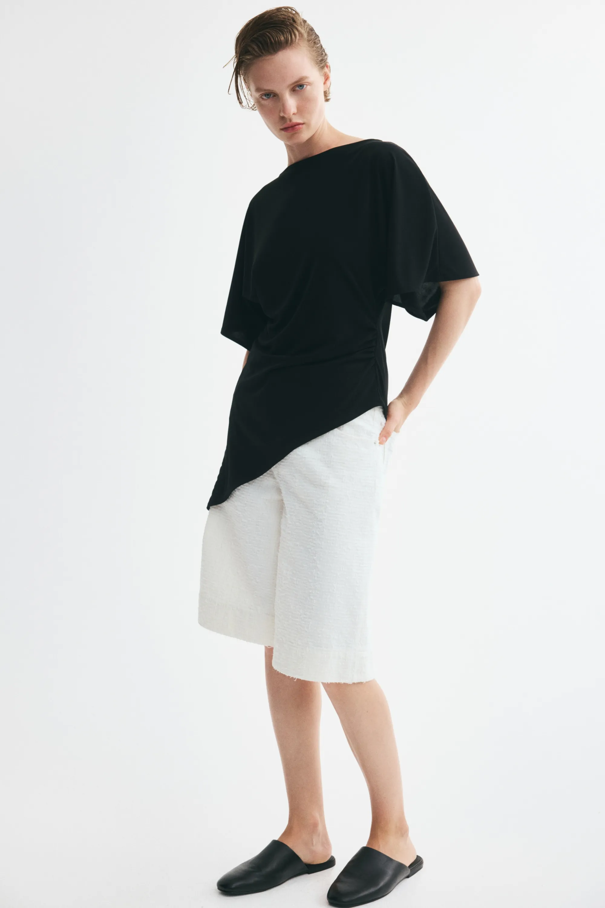 Top asymétrique avec manches papillon - Noir