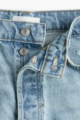 Short en denim avec bords à cru - Bleu denim clair — photo 4