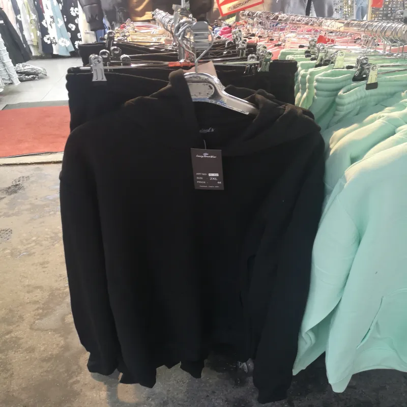 Sweat à capuche noir unisexe