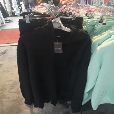 Sweat à capuche noir unisexe