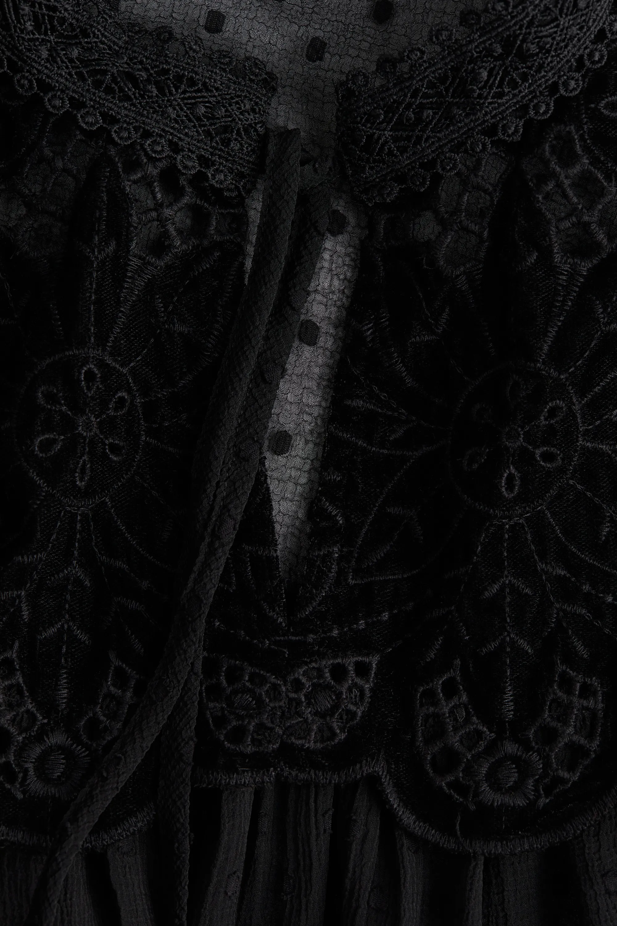 Blouse vaporeuse avec dentelle - Noir