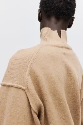 Pull à col cheminée avec coutures décoratives - Beige foncé — photo 2