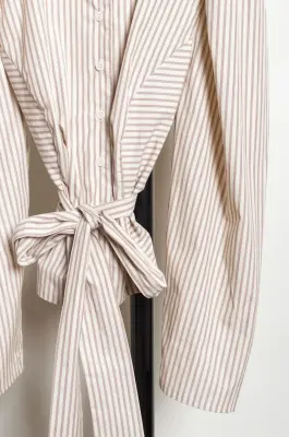 CAWLEY – JAPANESE STRIPED COTTON ELIZA PUFF SLEEVE SHIRT – NATURAL/TERRACOTTA STRIPE — photo 5