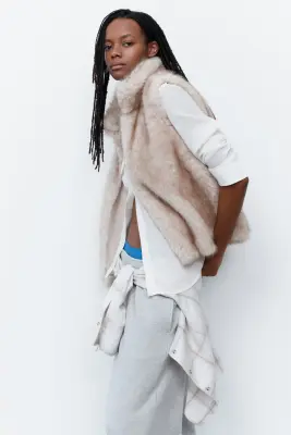 Veste sans manches duveteuse avec col entonnoir - Beige ancien — photo 3