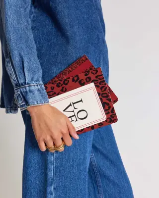 Carnet A5 léopard rouge All you need is — photo 4